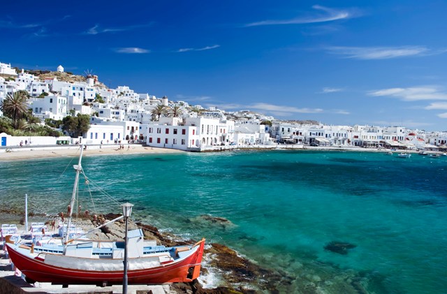 Mikonos é uma das mais badaladas ilhas da Grécia. Costuma ter gente bonita e animada, também é a preferida pelos famosos / GB Imagem