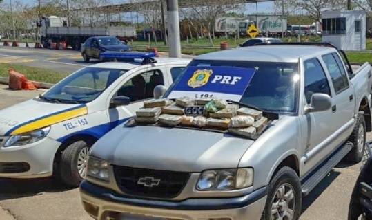 Os suspeitos foram encaminhados para delegacia de Campos - Divulgação/PRF