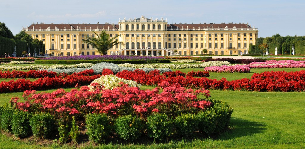 1918 era fundada a República da Áustria que se tornou proprietária do Palácio de Schönbrunn, posteriormente preservado como museu / GB Imagem