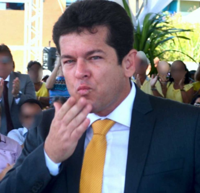Renato Viana já tinha sido alvo de uma operação do MP em julho em inquérito aberto para apurar supostas fraudes em processos licitatórios