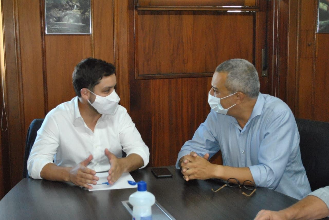 Com o secretário de Meio Ambiente, Thiago Pampolha, deputado Marcus Vinícius levou demandas de Petrópolis, Sapucaia e Sumidouro