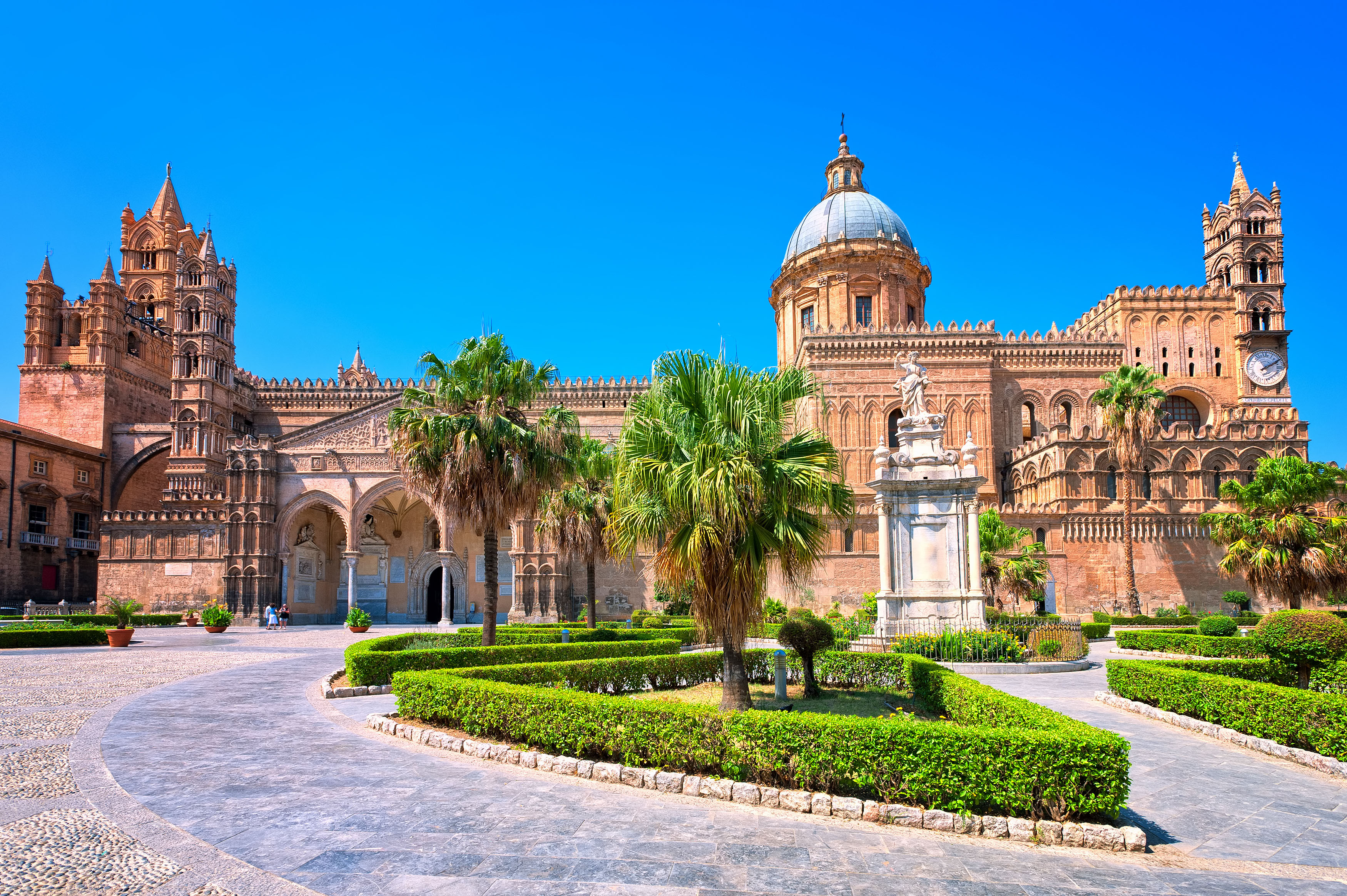 Testemunha de muitas mudanças sociais e políticas, a Catedral de Palermo é um magnífico monumento, sendo um dos mais visitados do mundo / GB Imagem