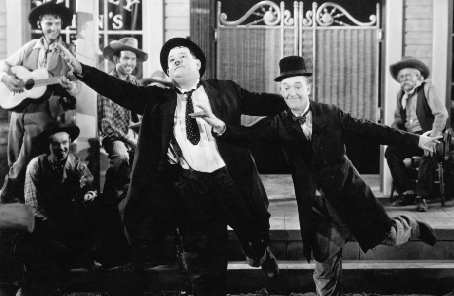 Laurel e Hardy foram uma famosa dupla de comediantes e uma das equipes cômicas mais populares do cinema de todos os tempos, em atividade desde o Cinema Mudo até meados da Era de Ouro de Hollywood