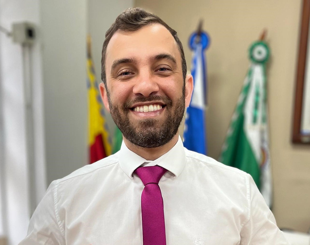 O secretário de Saúde Pedro Gadelha alegou emergência para contratar a OS sem licitação