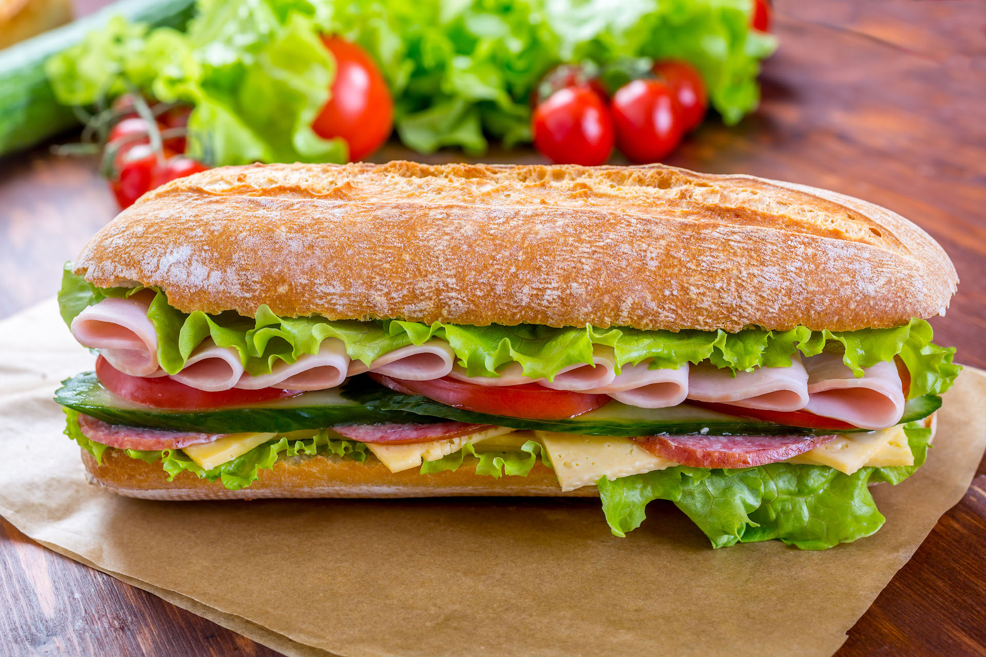 Baguete é perfeita para os sanduíches frios / GB Imagem