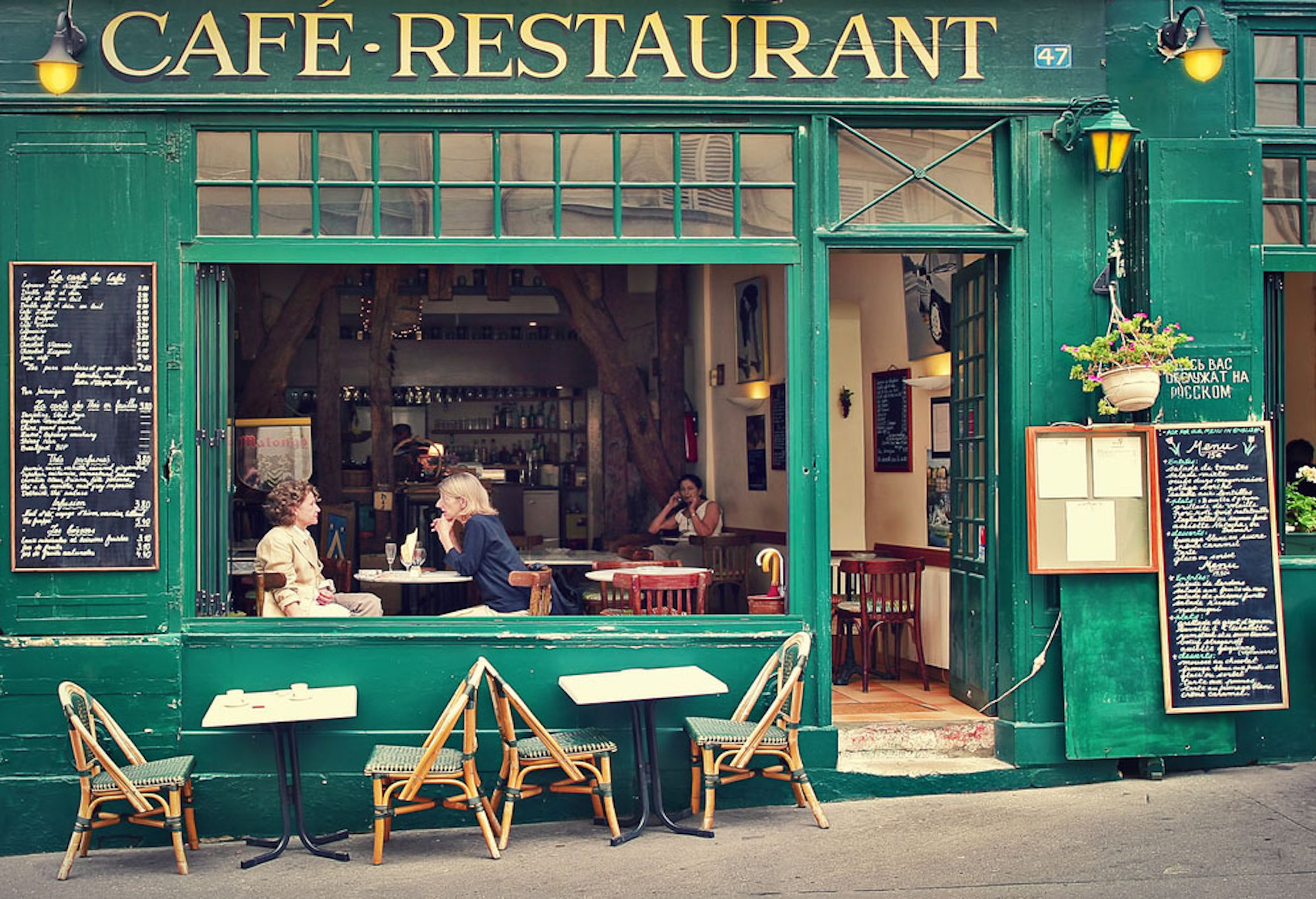 Ir à Paris e não passar um tempinho em um café é perder uma grande oportunidade. Ter momentos descontraídos, batendo papo, vendo o movimento e respirando o ar parisiense não tem preço/GB Imagem
