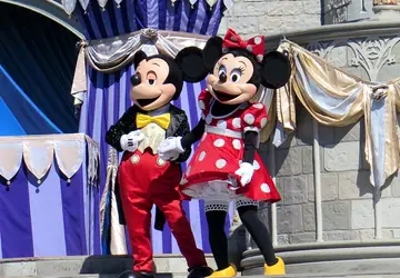 Conhecer o Mickey e Minie Mouse, assim como aos demais personagens criados pelo imaginário de Walt Disney, em 