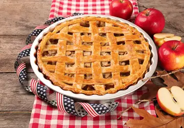 Torta de Maçã Tradicional Americana é ícone quando o assunto é sobremesa. Também pode ser servida nas festas em geral/GB Imagem