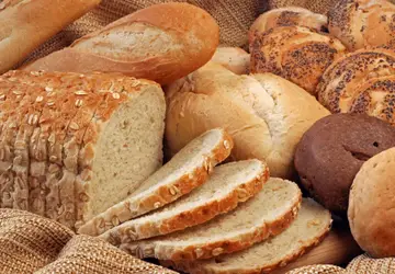 O pão preparado com farinhas integrais já faz parte da rotina brasileira. Que tal preparar Pão Integral de Aveia? / GB Imagem