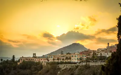 Descubra a Sicília: tesouros históricos, sabores autênticos e belezas naturais
