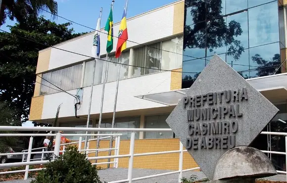 Casimiro de Abreu: Por trabalhar de forma correta controlador do município estaria correndo risco de perder o cargo