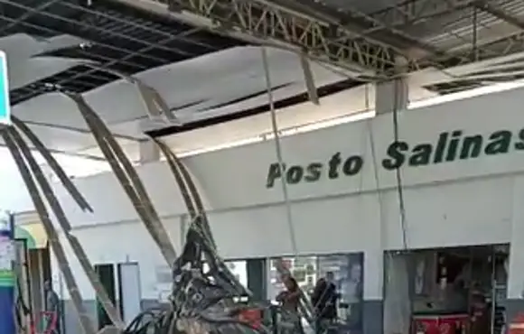Carro explode durante abastecimento em posto de São Pedro da Aldeia